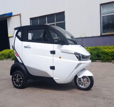 Factory Direct Supply Automotives Auto Rickshaw Enclosed Electric Tricycle Scooters